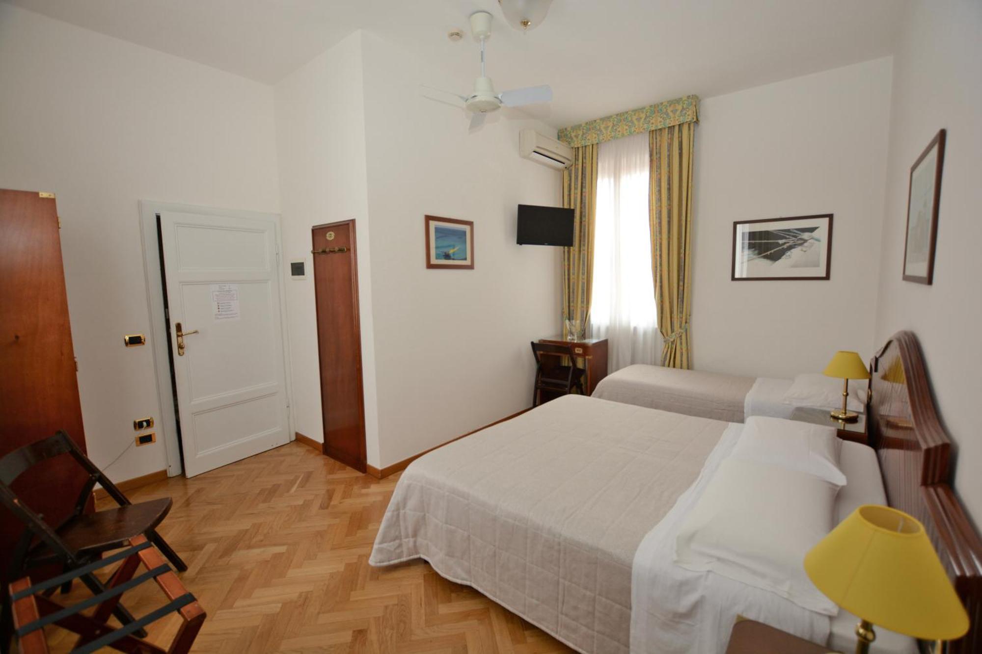 Albergo Italia Piombino Exterior photo